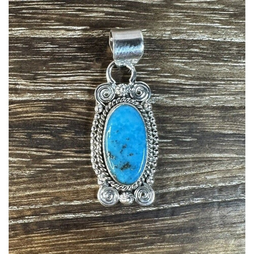 Native Southwest Style Sterling Silver Kingman Turquoise Rope/Bead Edge Pendant
